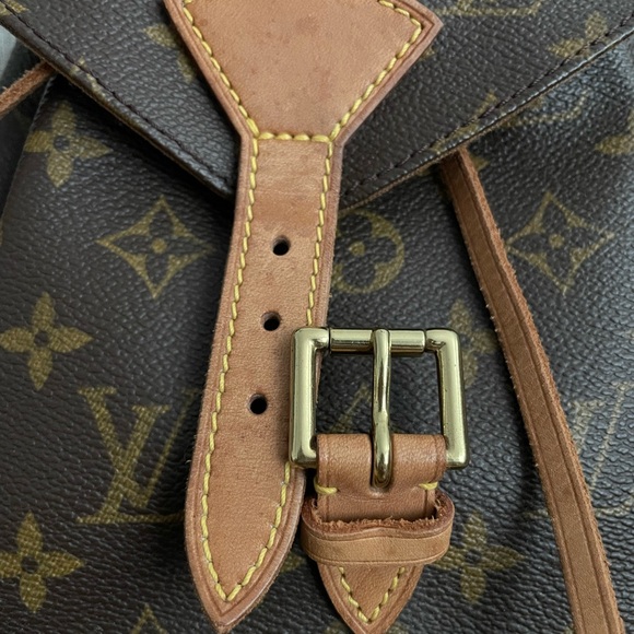 ✨Louis Vuitton Montsouris MM Vintage Backpack✨ - Picture 3 of 16
